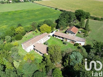 Maison - 564 m² - 13 pièces