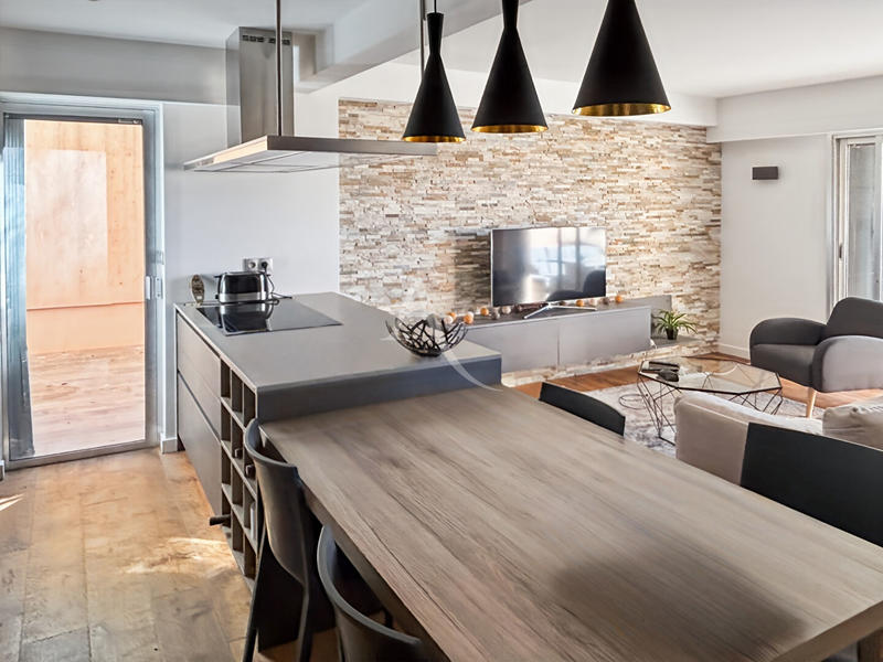 Appartement - 82 m² - 4 pièces