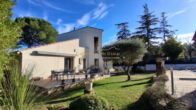 Villa - 190 m² - 6 pièces