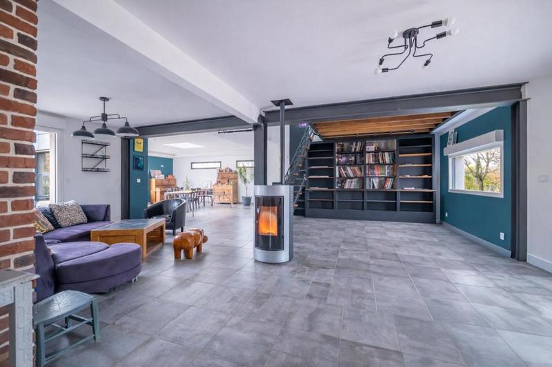 Maison - 230 m² - 8 pièces