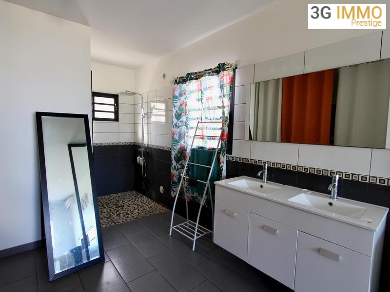 Maison - 140 m² - 8 pièces