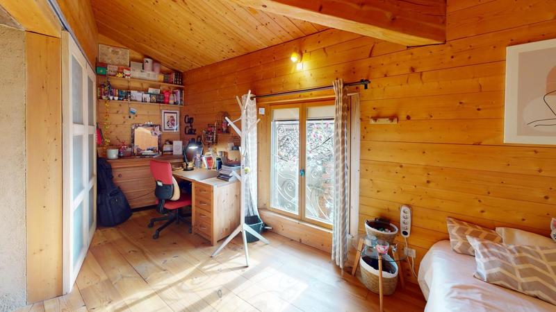 Maison - 273 m² - 9 pièces