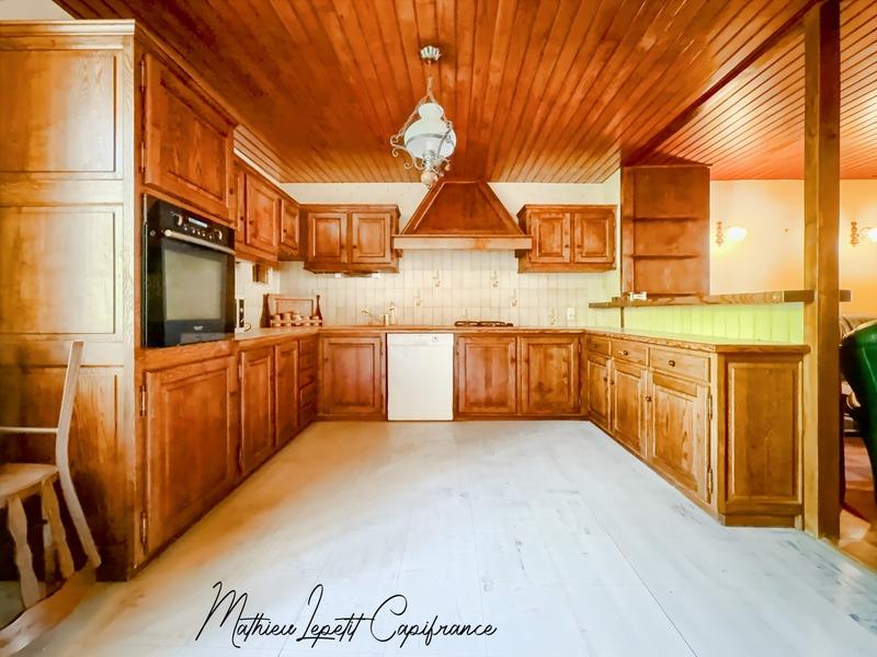 Maison - 264 m² - 8 pièces