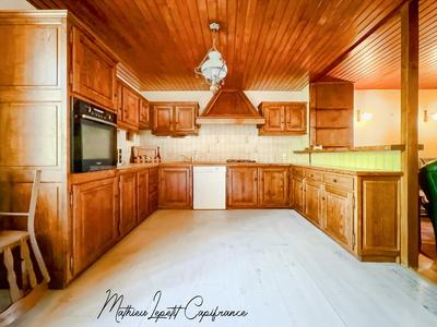 Maison - 264 m² - 8 pièces