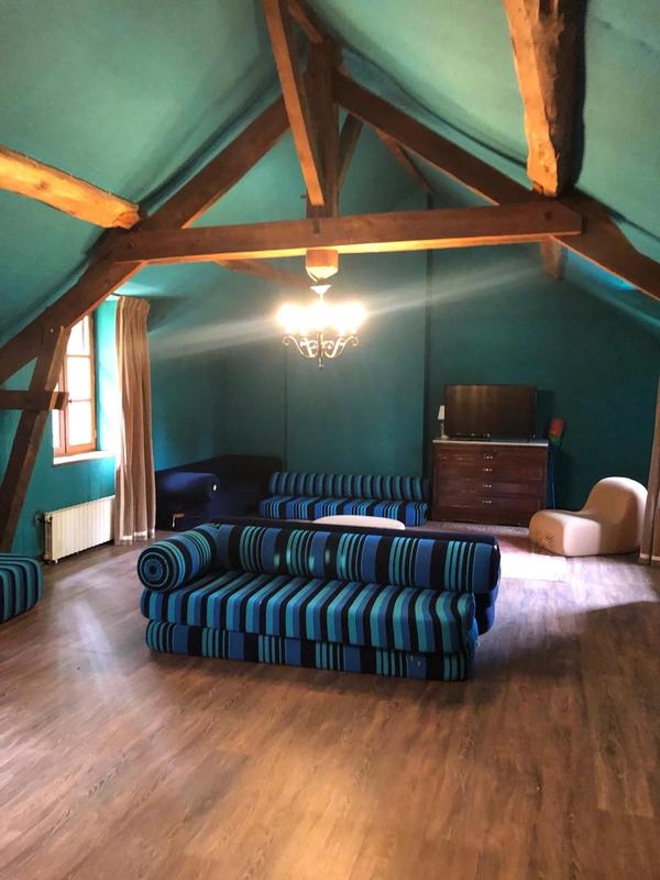 Maison - 300 m² - 8 pièces