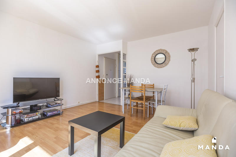 Chambre - 9 m² - 4 pièces