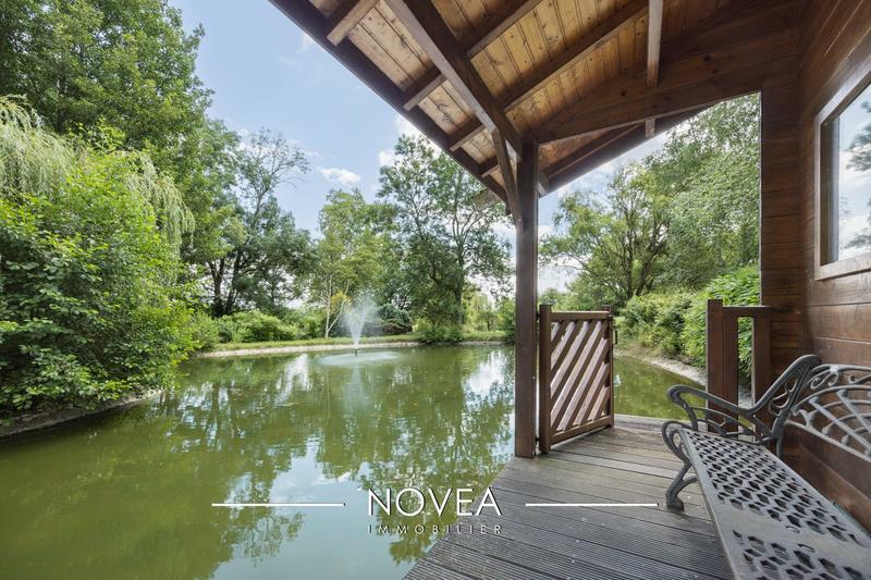 Maison - 220 m² - 9 pièces