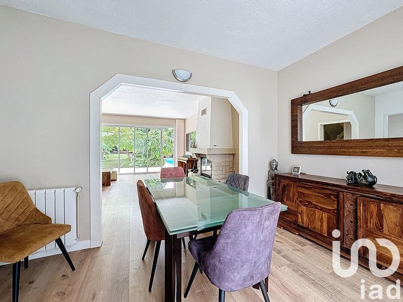 Maison - 180 m² - 8 pièces