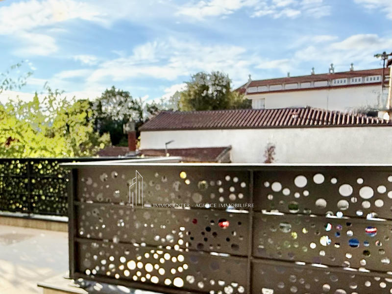 Appartement - 90 m² - 4 pièces