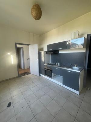 Immeuble - 214 m² - 14 pièces