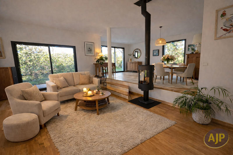 Maison - 182 m² - 7 pièces