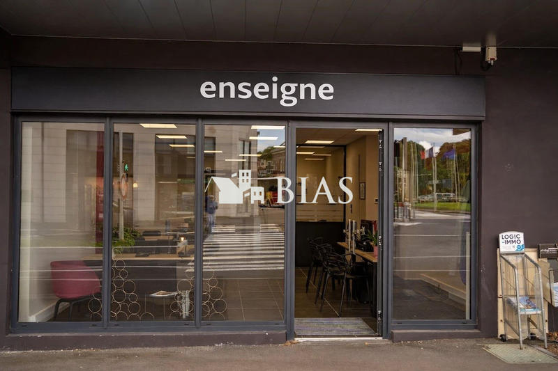 Fonds de commerce - Local commercial - 61 m²