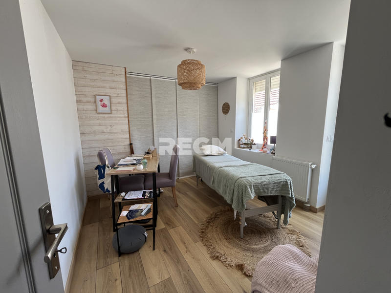 Maison - 200 m² - 7 pièces