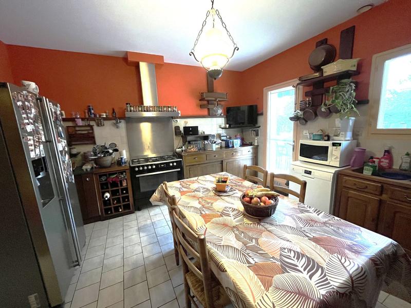 Maison traditionnelle - 167 m² - 8 pièces