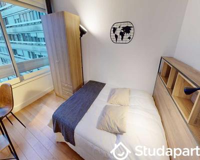 Chambre - 100 m² - 1 pièce