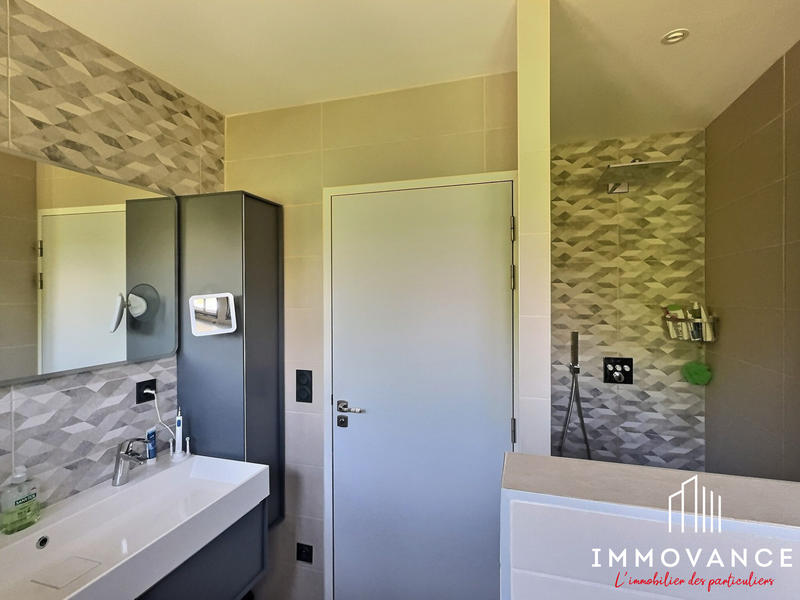 Appartement - 81 m² - 3 pièces