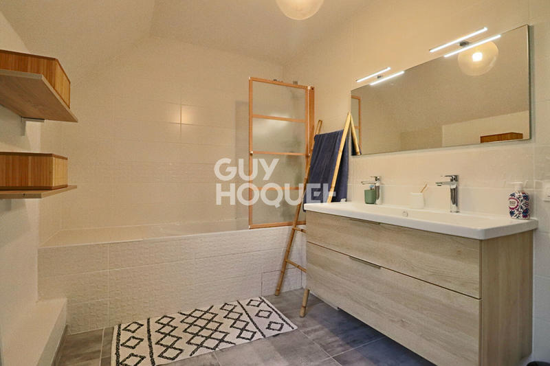 Maison - 150 m² - 7 pièces