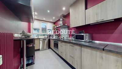 Appartement - 94 m² - 6 pièces