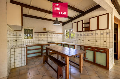 Maison - 245 m² - 7 pièces