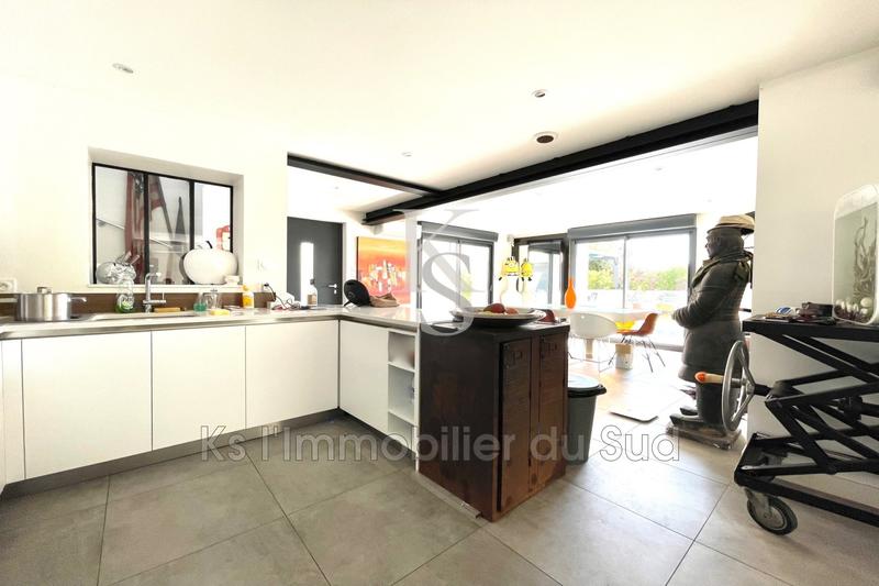 Villa - 297 m² - 9 pièces