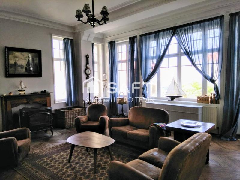 Maison - 272 m² - 12 pièces