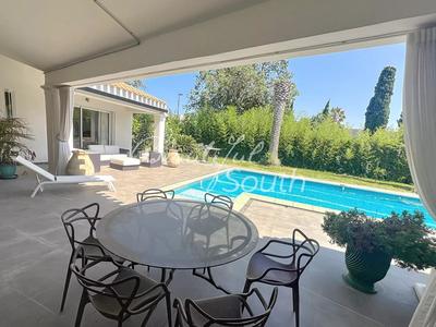 Villa - 300 m² - 7 pièces