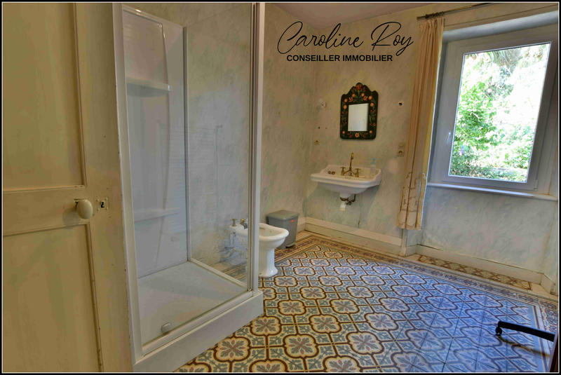 Maison - 226 m² - 8 pièces