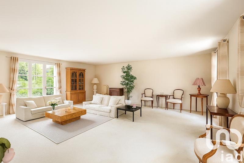 Maison - 202 m² - 7 pièces