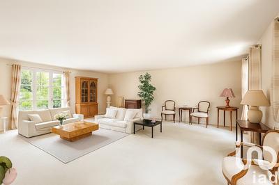 Maison - 202 m² - 7 pièces