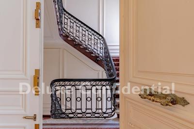 Appartement - 226 m² - 7 pièces