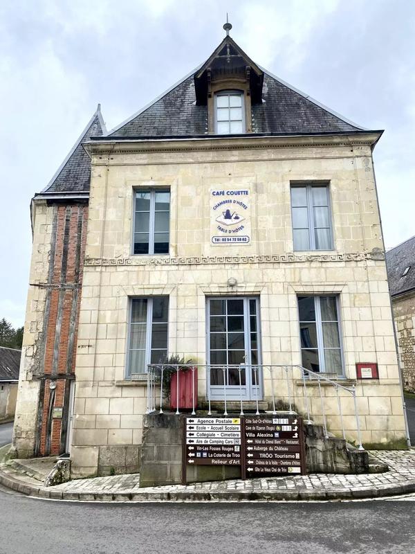 Maison - 220 m² - 8 pièces