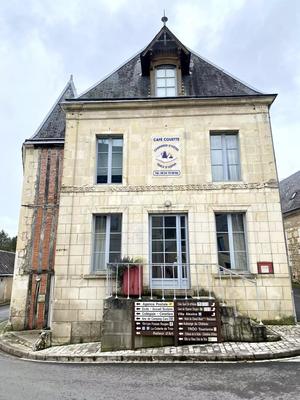 Maison - 220 m² - 8 pièces