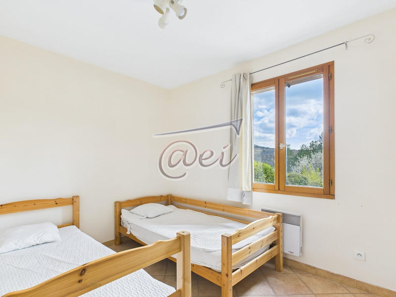 Villa - 100 m² - 5 pièces