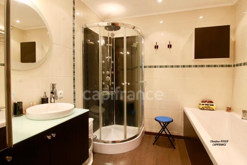 Maison - 166 m² - 8 pièces