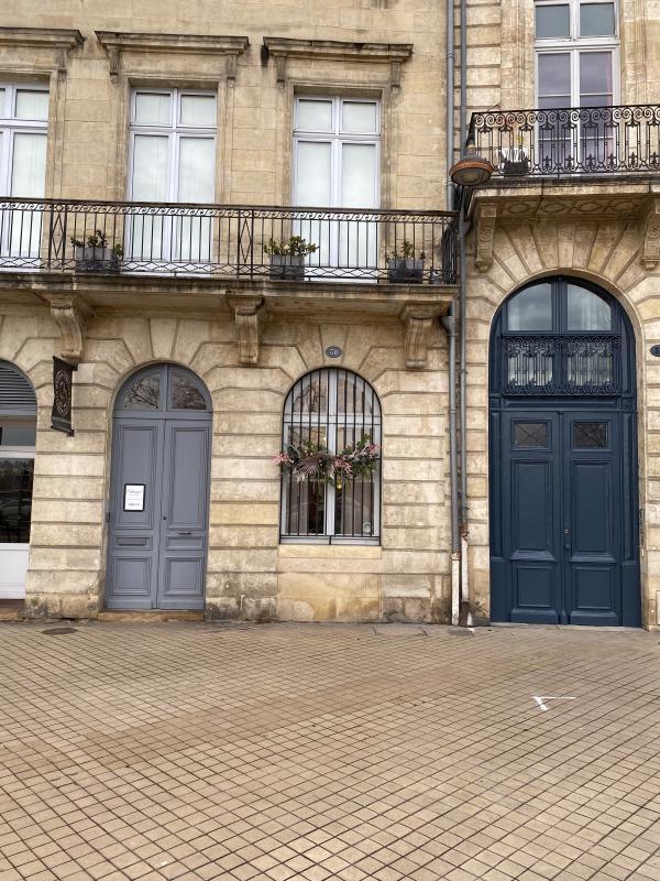 Appartement - 202 m² - 8 pièces