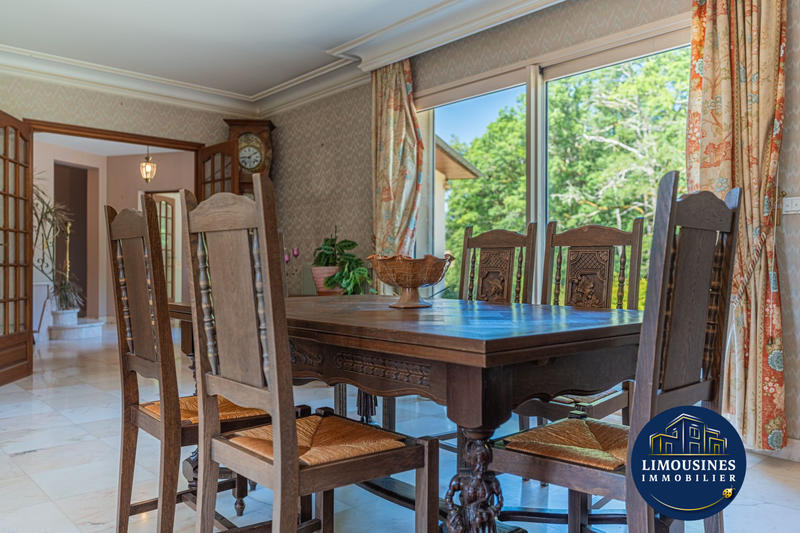 Maison - 206 m² - 8 pièces