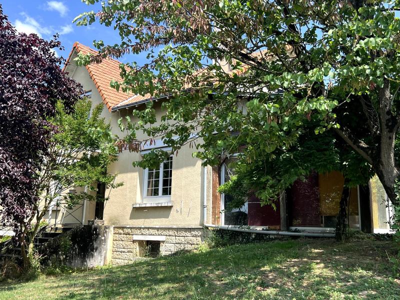 Maison - 249 m² - 13 pièces