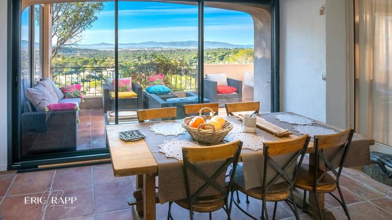 Maison - 222 m² - 7 pièces