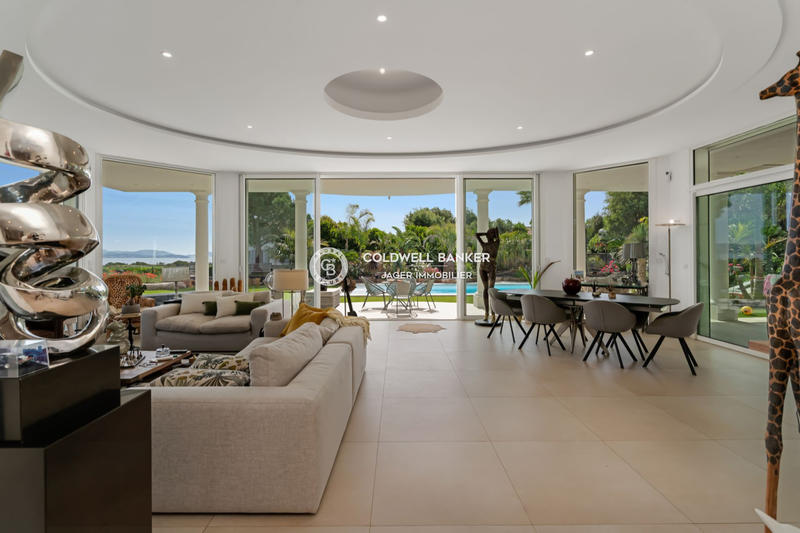 Maison - 450 m² - 8 pièces