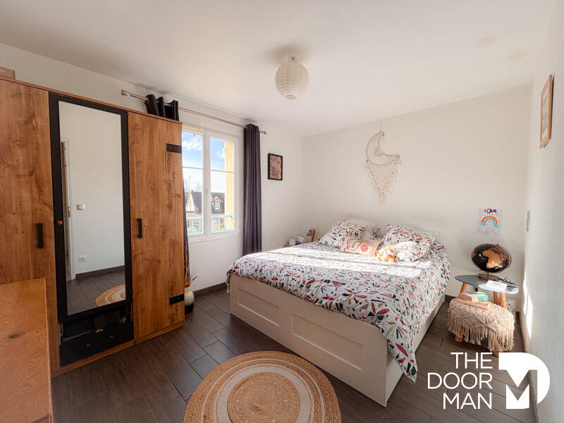 Maison - 185 m² - 8 pièces