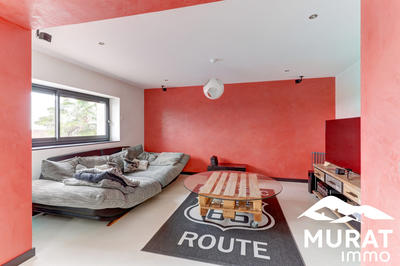 Maison - 220 m² - 7 pièces