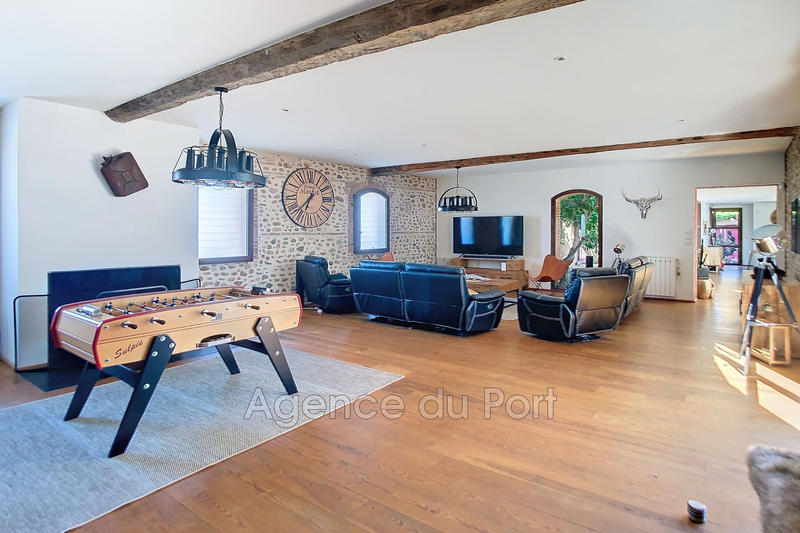 Villa - 260 m² - 6 pièces