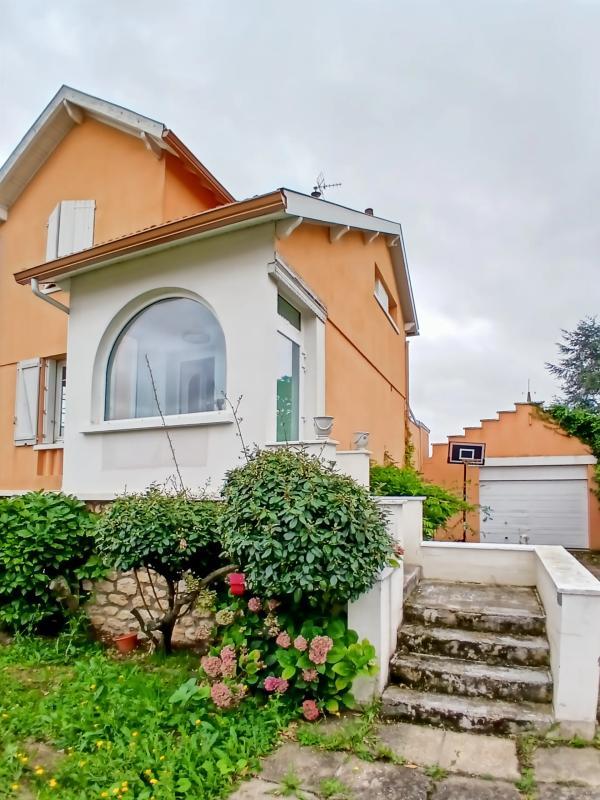 Maison - 90 m² - 5 pièces