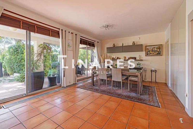 Villa - 196 m² - 6 pièces