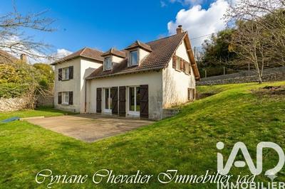 Maison - 144 m² - 8 pièces