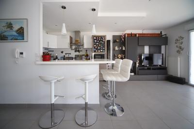 Appartement - 80 m² - 4 pièces