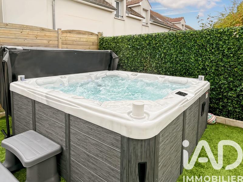 Maison - 80 m² - 5 pièces