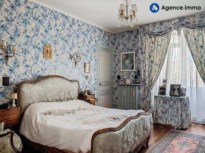 Maison - 284 m² - 11 pièces