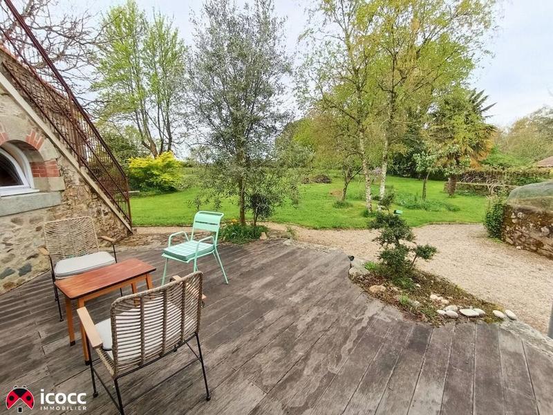 Propriété - 217 m² - 10 pièces