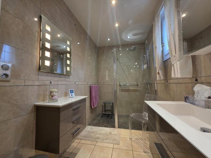 Pavillon - 164 m² - 7 pièces